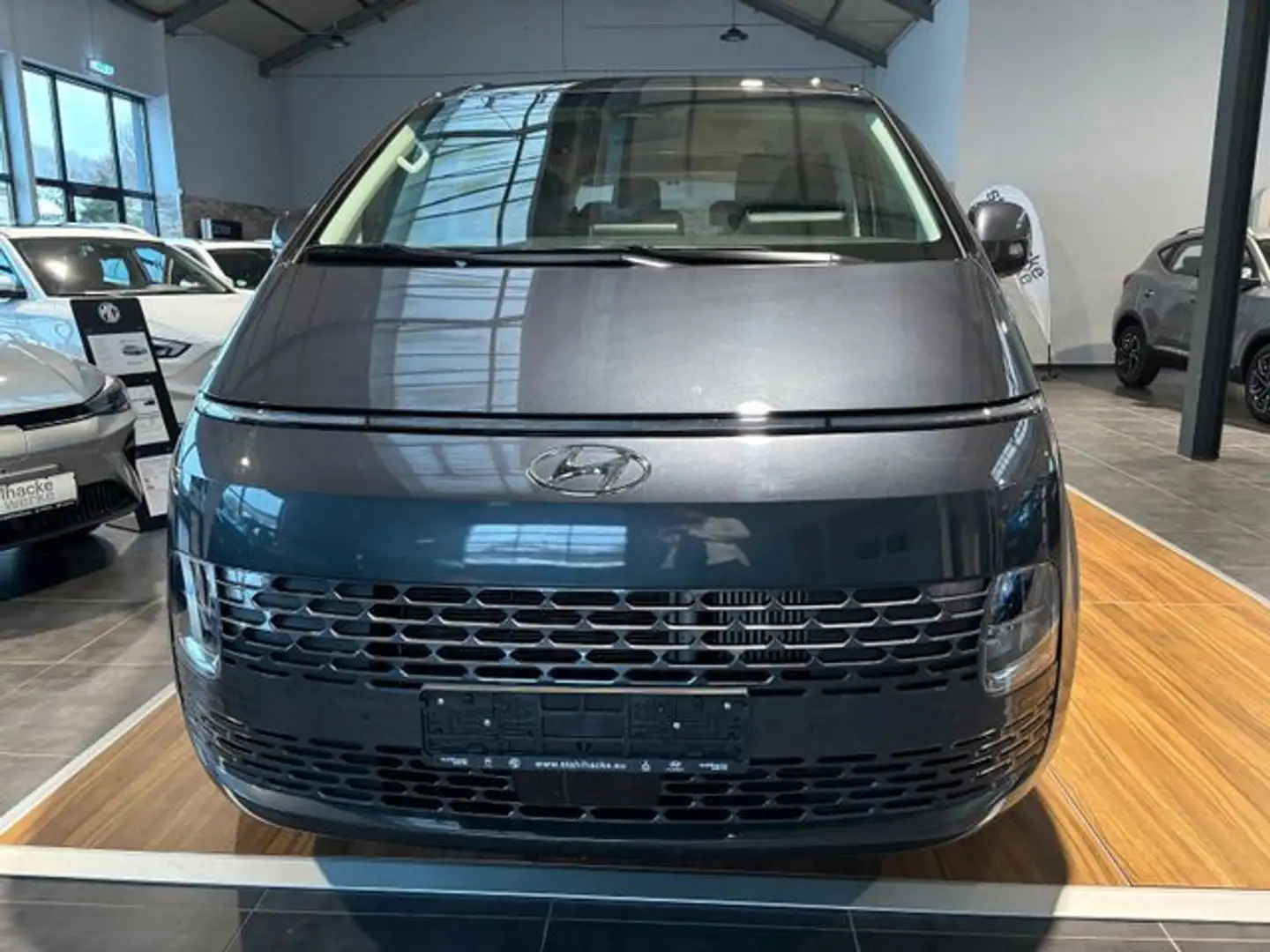 Hyundai STARIA 2.2 Prime 2WD ACC SITZBELÜFTUNG LED Grau - 2