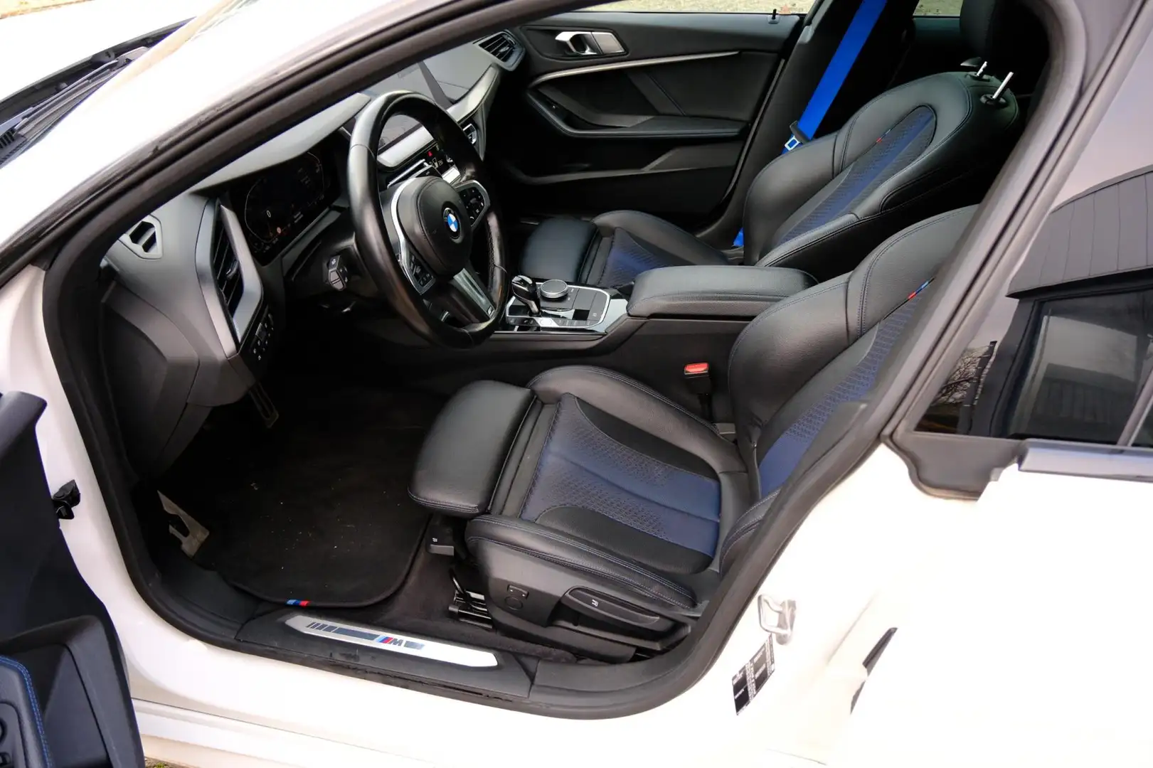 BMW 218 2-serie Gran Coupé 218i High Executive Aut. Pano|h Wit - 2