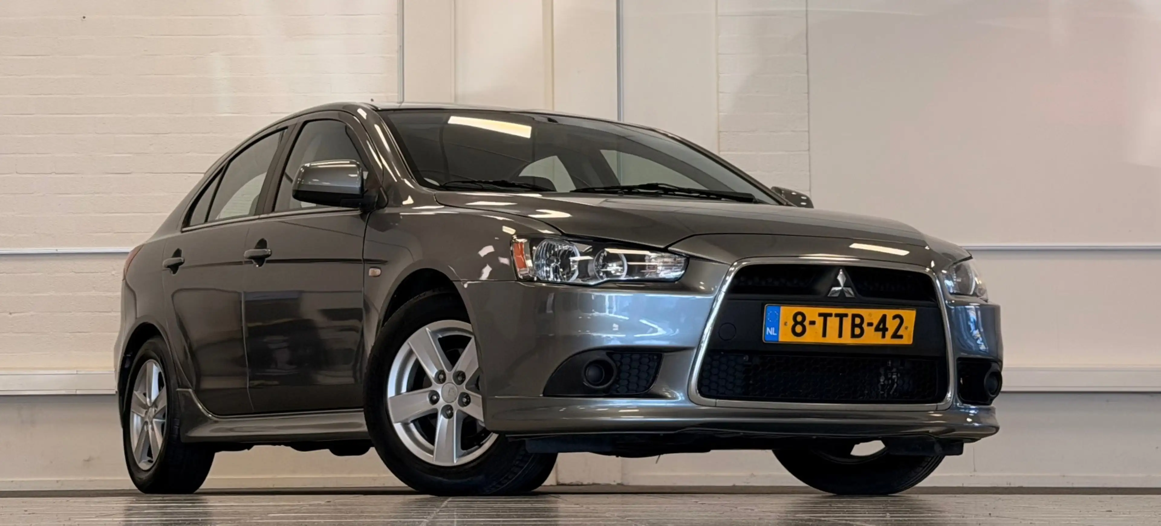 Mitsubishi Lancer Sportback 1.6 Limited Edition Nieuw staat Trekhaak — photo 2
