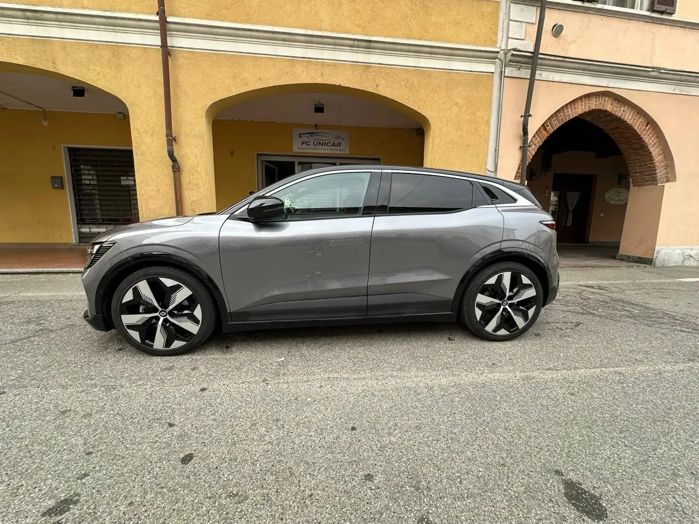 Renault Megane Megane E-Tech Equilibre EV60 Optimum Charge 220cv Grigio - 2