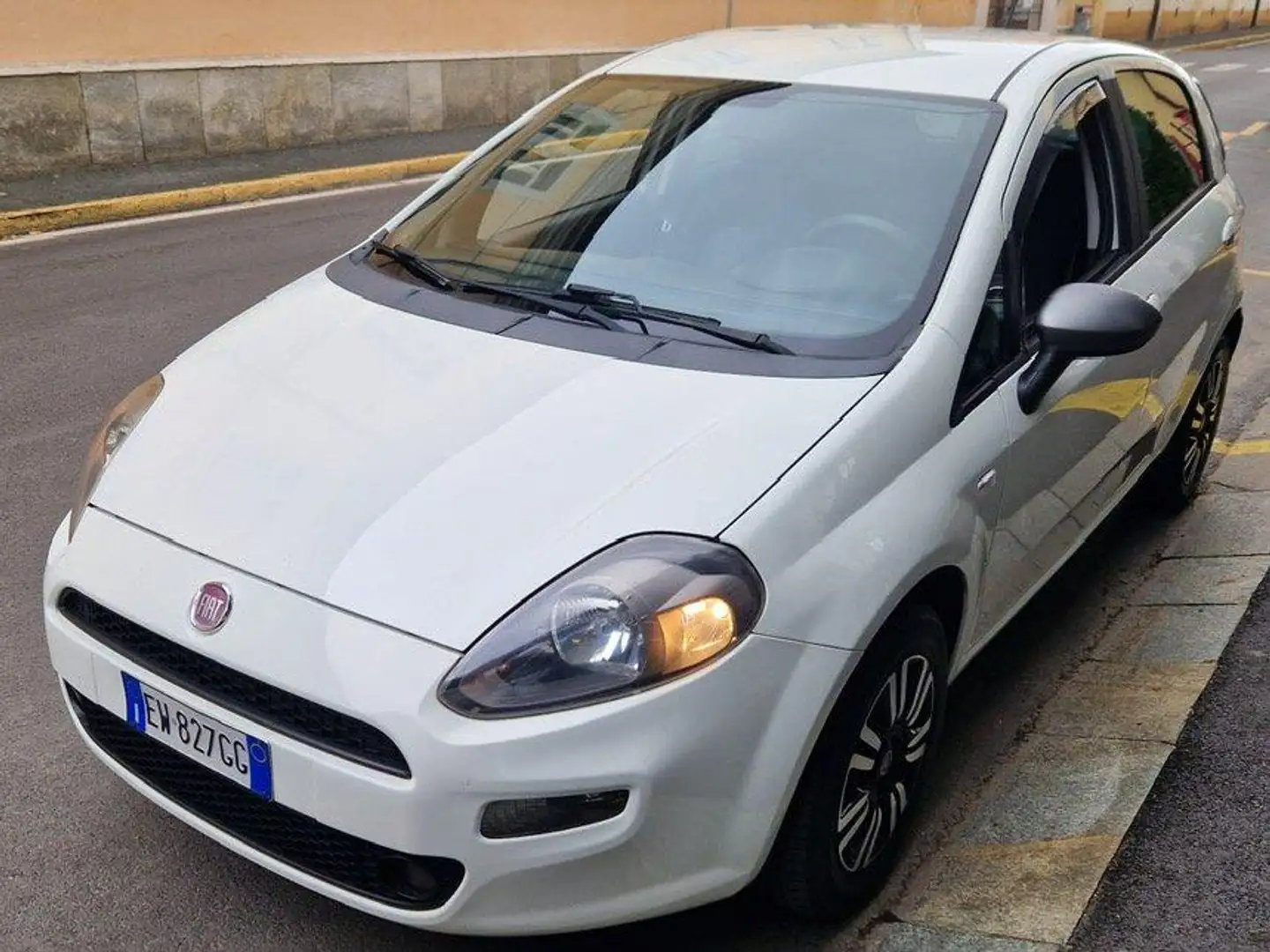Fiat Punto Punto III 2012 5p 1.4 easypower Street Gpl E6 Blanco - 2