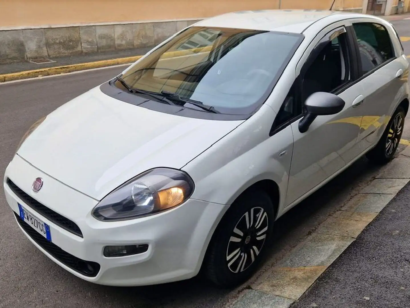 Fiat Punto Punto III 2012 5p 1.4 easypower Street Gpl E6 Blanco - 1