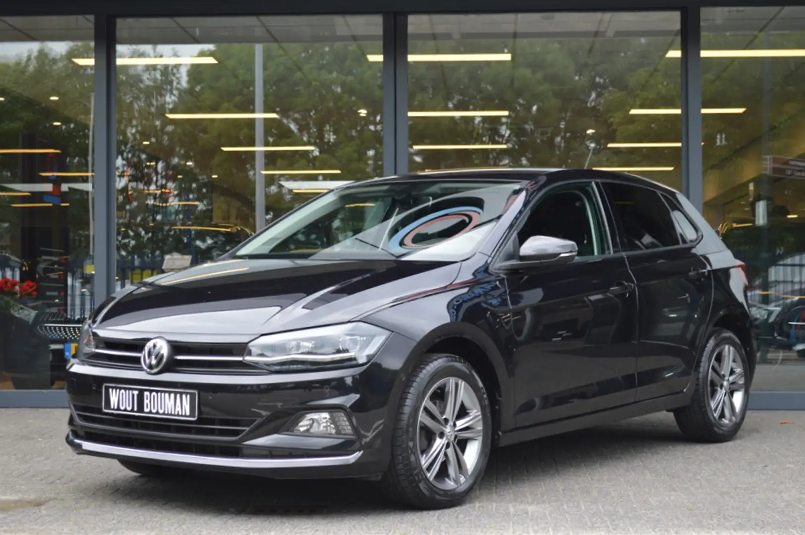 Volkswagen Polo 1.0 TSI Highline Led Navi Virtual Acc Camera Pdc Zwart - 2