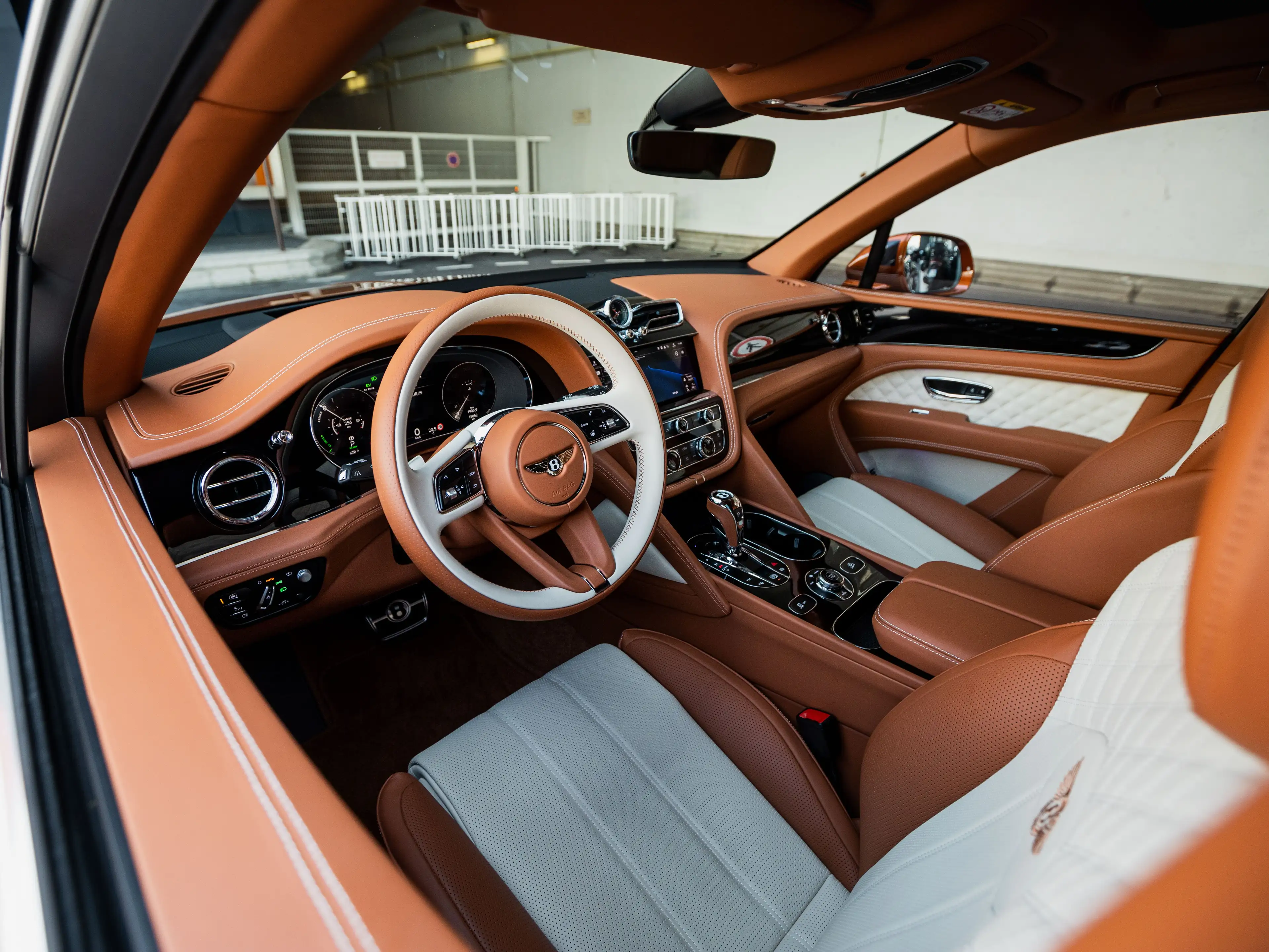Bentley Bentayga Bentayga V6 Hybride 3.0 449 ch BVA — photo 8