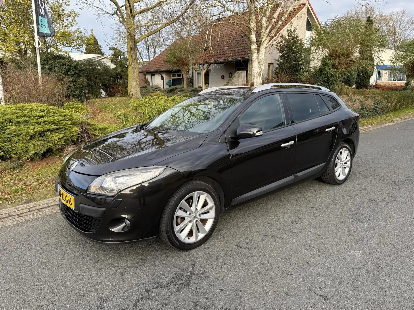 Renault Megane Estate 1.4 TCe Dynamique 130PK Navigatie•Trekhaak Чёрный - 1
