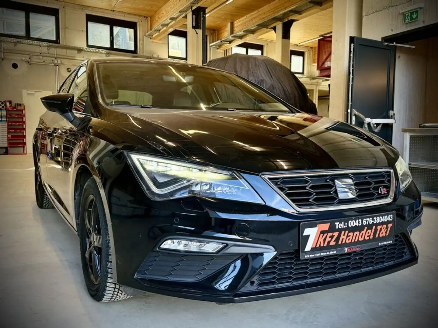 SEAT Leon FR Schwarz - 1