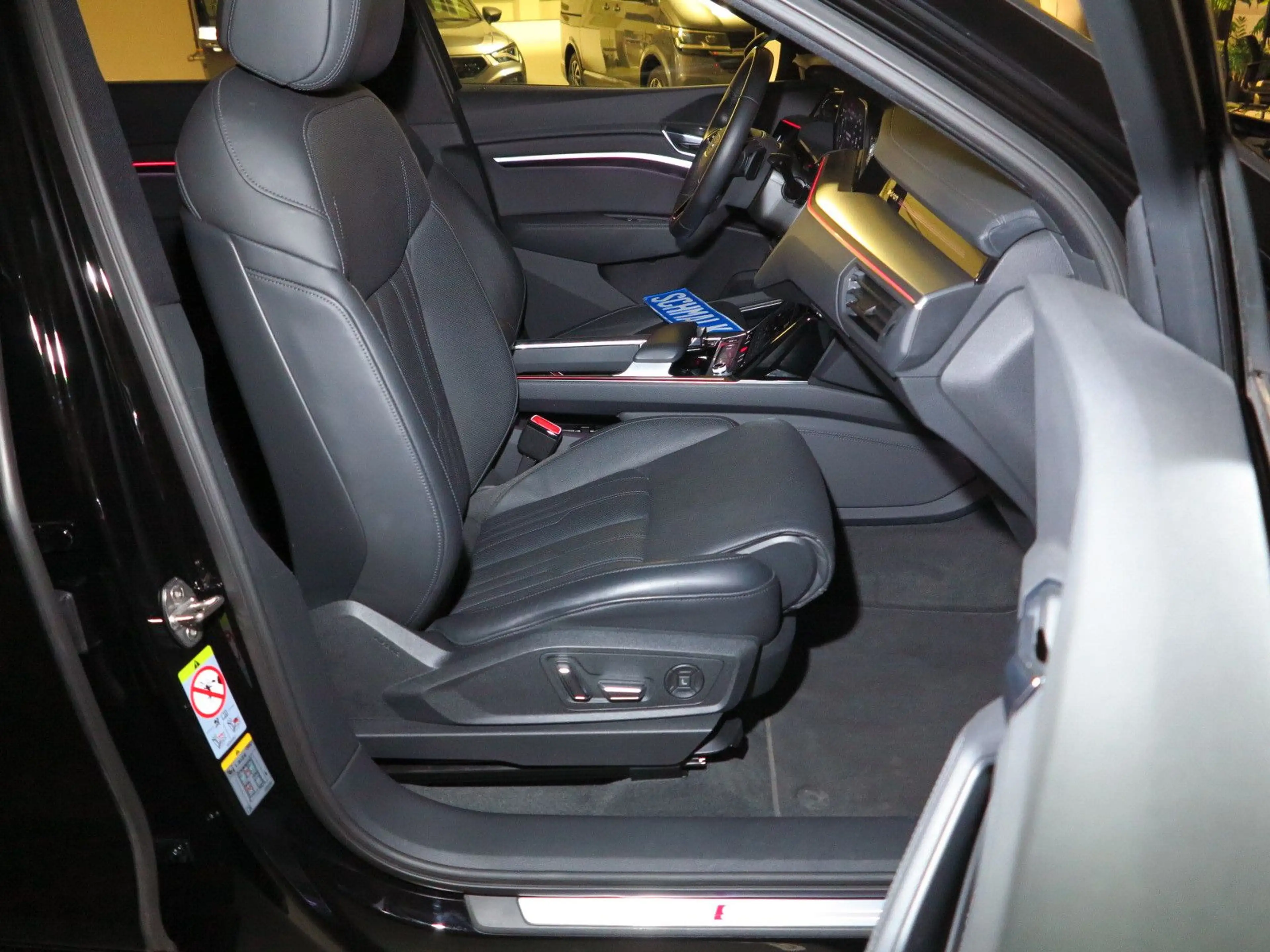 Audi e-tron Sportback 55 quattro S line 91%SoH Leder — photo 12