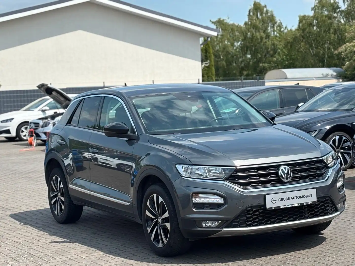 Volkswagen T-Roc United DSG*LED*NAVI*SHZ*ACC Grau - 1