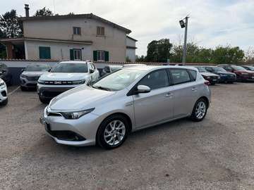 Auris II 2015 1.8h Lounge cvt
