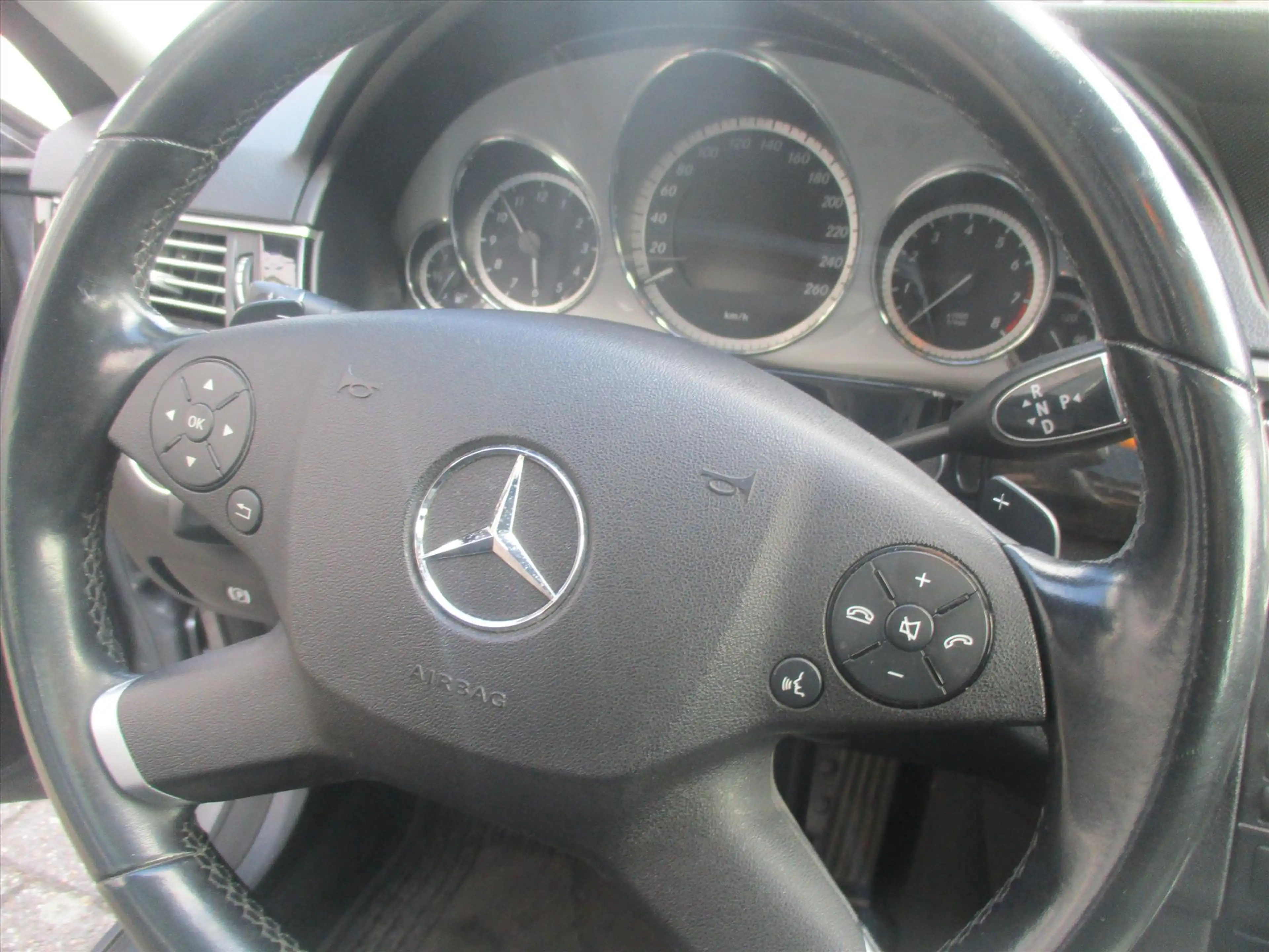 Mercedes-Benz E 350 E350 CGI BlueEfficiency Aut. AVANTGARDE / Youngtim — photo 11