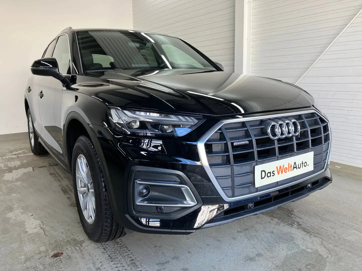 Audi Q5 40 TDI quattro intense Schwarz - 1