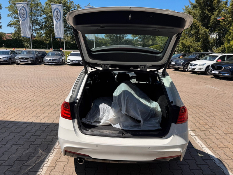 BMW 320 d Touring Automatik M-Paket *Pano*8fach* — photo 14