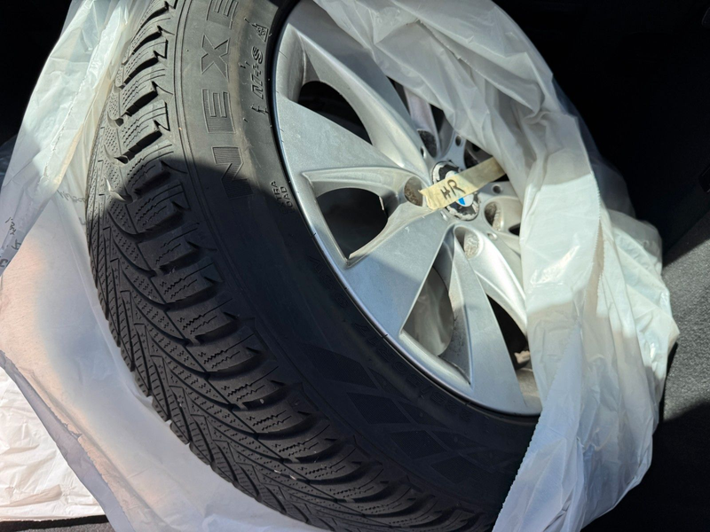 BMW 320 d Touring Automatik M-Paket *Pano*8fach* — photo 15