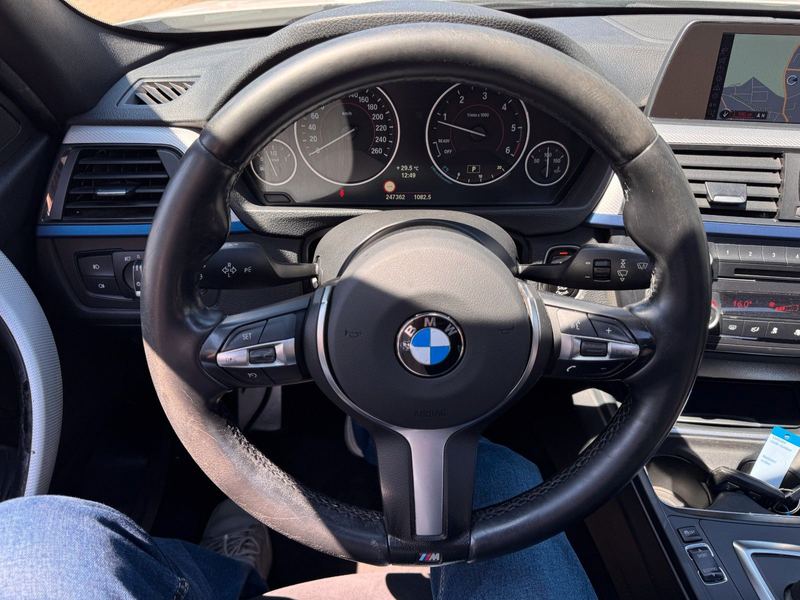 BMW 320 d Touring Automatik M-Paket *Pano*8fach* — photo 10
