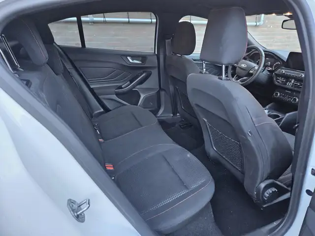 Ford Focus view 26