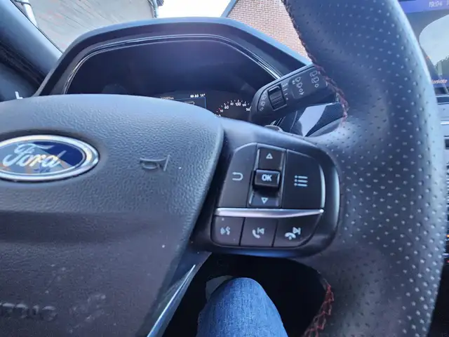 Ford Focus view 18