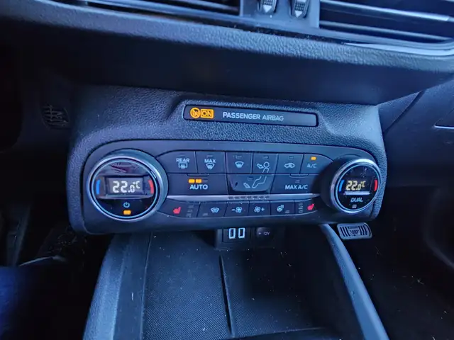 Ford Focus view 13