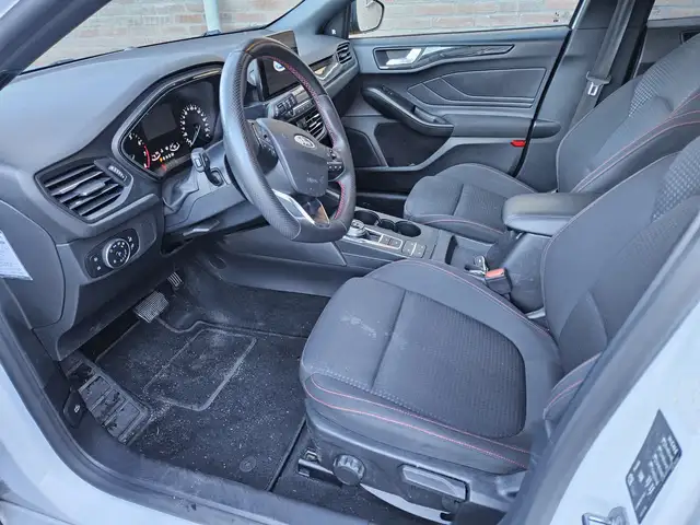 Ford Focus view 5