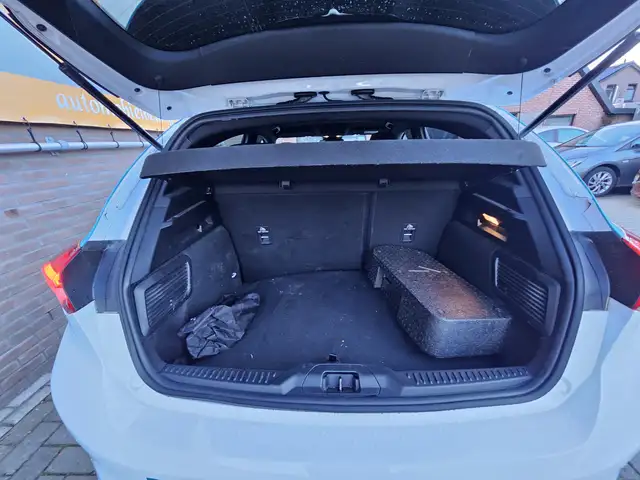 Ford Focus view 22