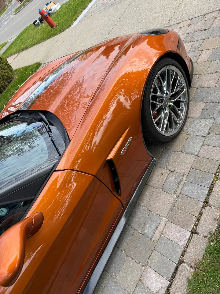 Chevrolet Corvette снимка Chevrolet Corvette