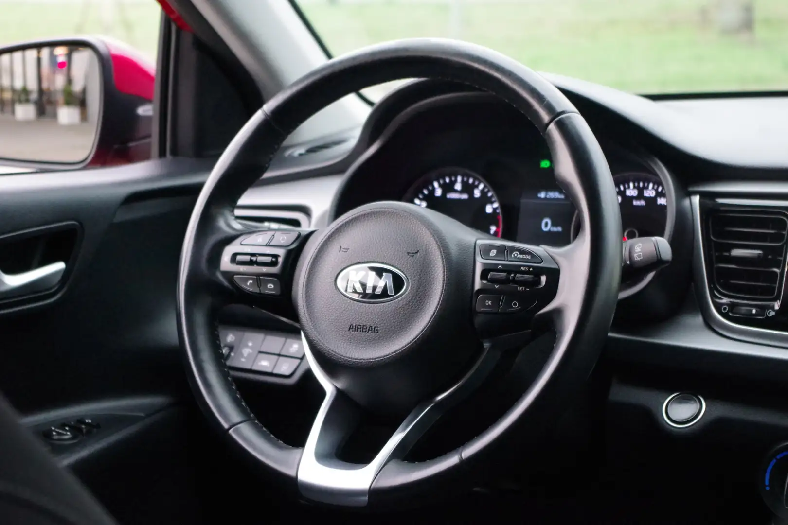 Kia Rio 1.0 TGDI 120 PK DynamicLine, Airco, Naivgatie, Cru Rood - 2