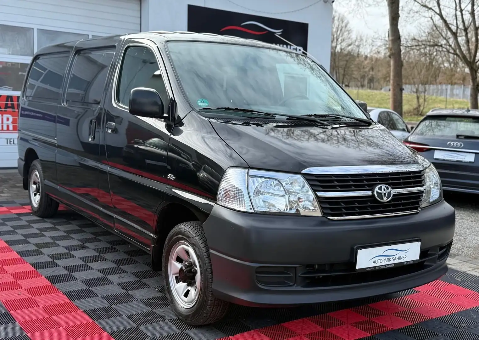 Toyota Hiace KASTEN/4x4/LANG/KLIMA/KEIN ROST/TOP ZUSTAN Schwarz - 1