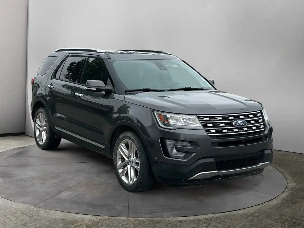 Ford Explorer photo Ford Explorer