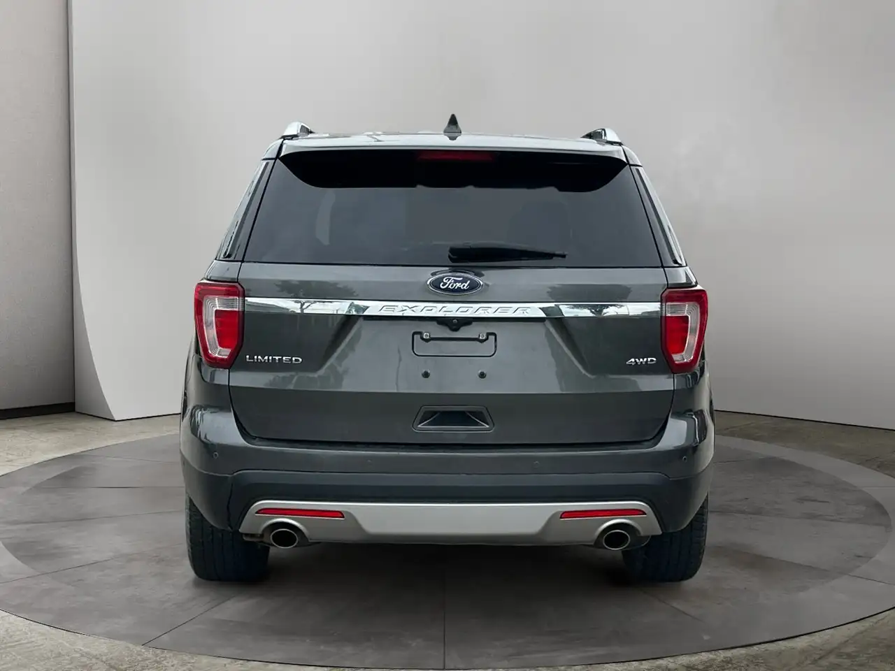 Ford Explorer photo Ford Explorer