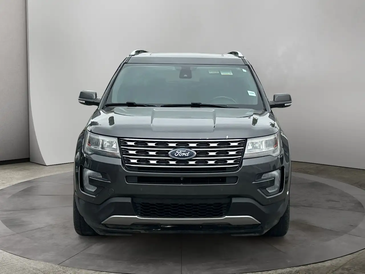 Ford Explorer photo Ford Explorer