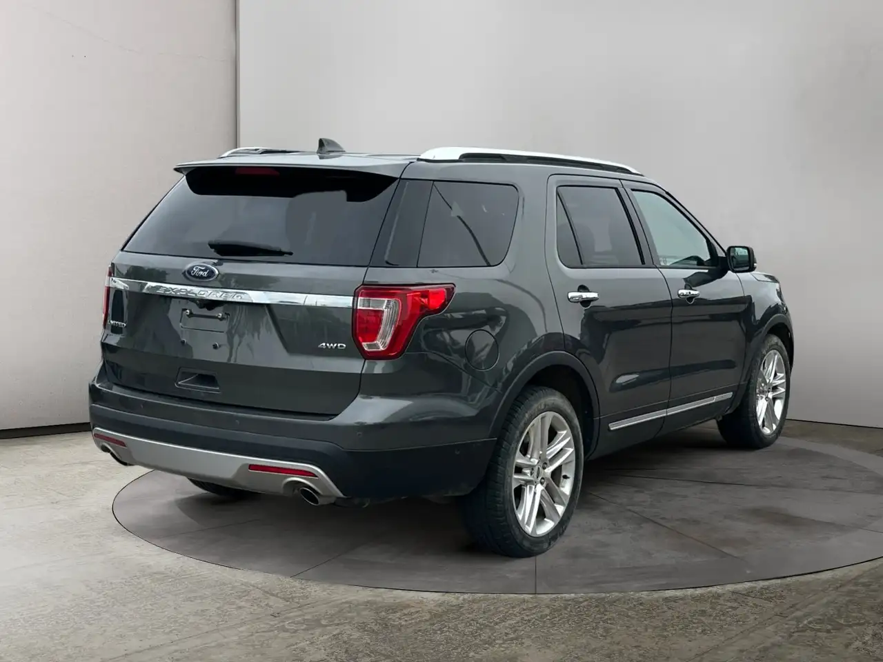 Ford Explorer photo Ford Explorer