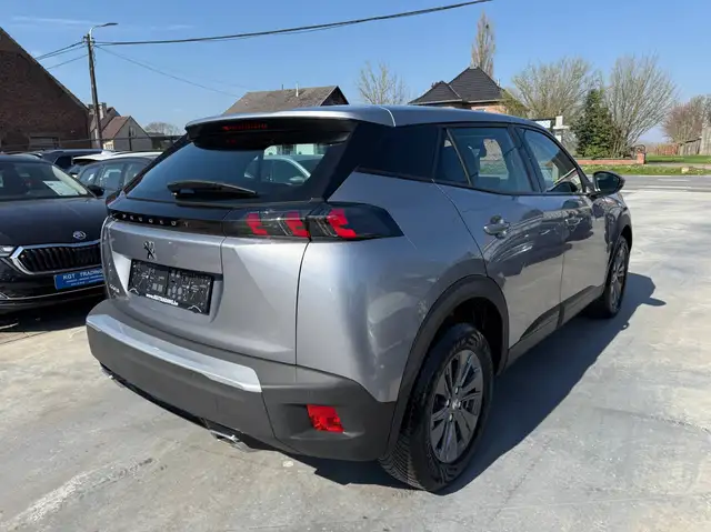 Peugeot 2008 view 5