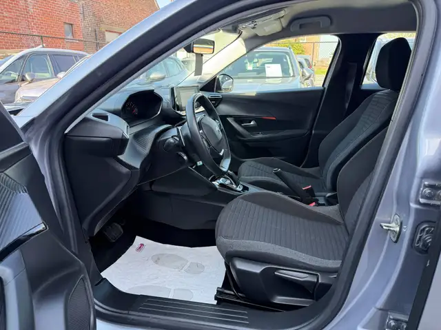 Peugeot 2008 view 12