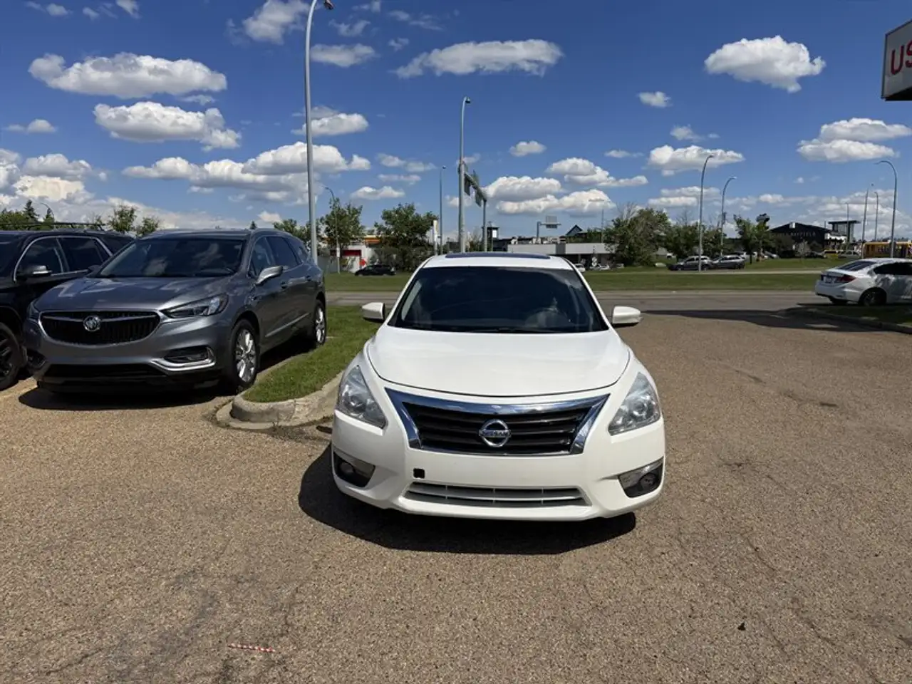Nissan Altima fotografie Nissan Altima