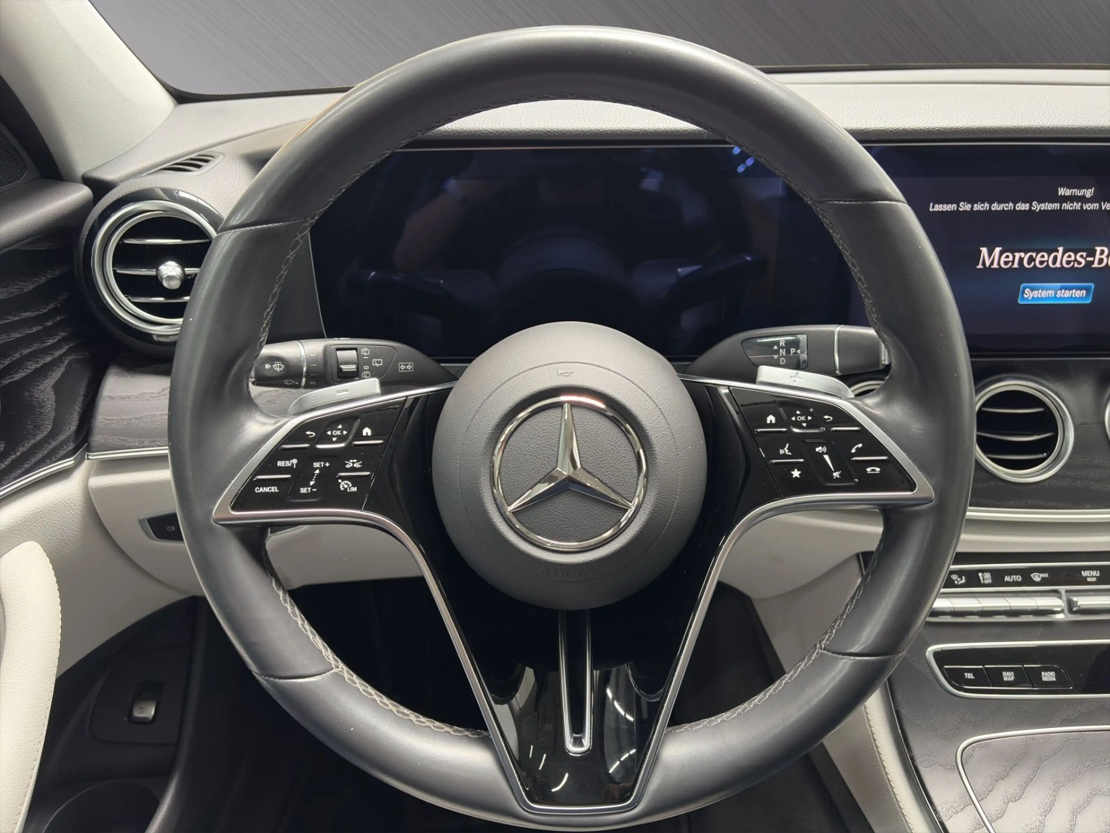 Mercedes-Benz E 300 de T Avantgarde Aut. *PANO*HEADUP*ANHÄNGERKUPP.*3 — photo 11
