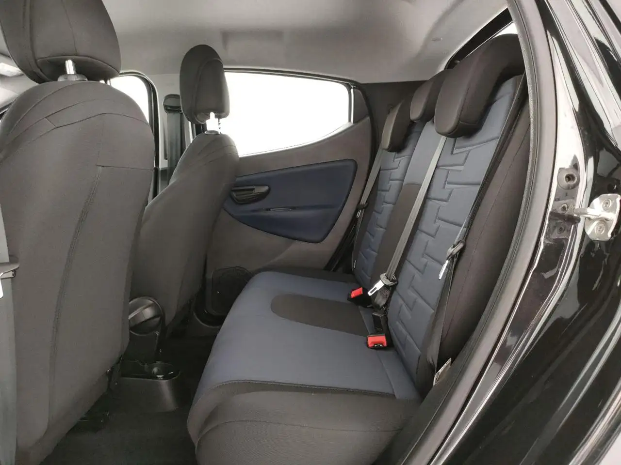 Lancia Ypsilon 2024 — фото 15