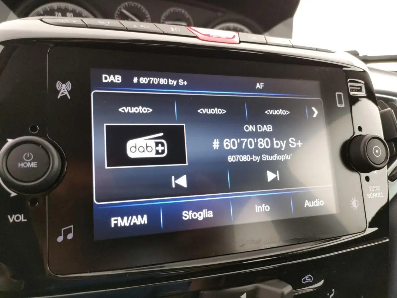 Lancia Ypsilon 2024 — фото 12
