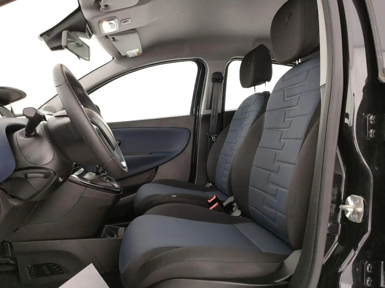 Lancia Ypsilon 2024