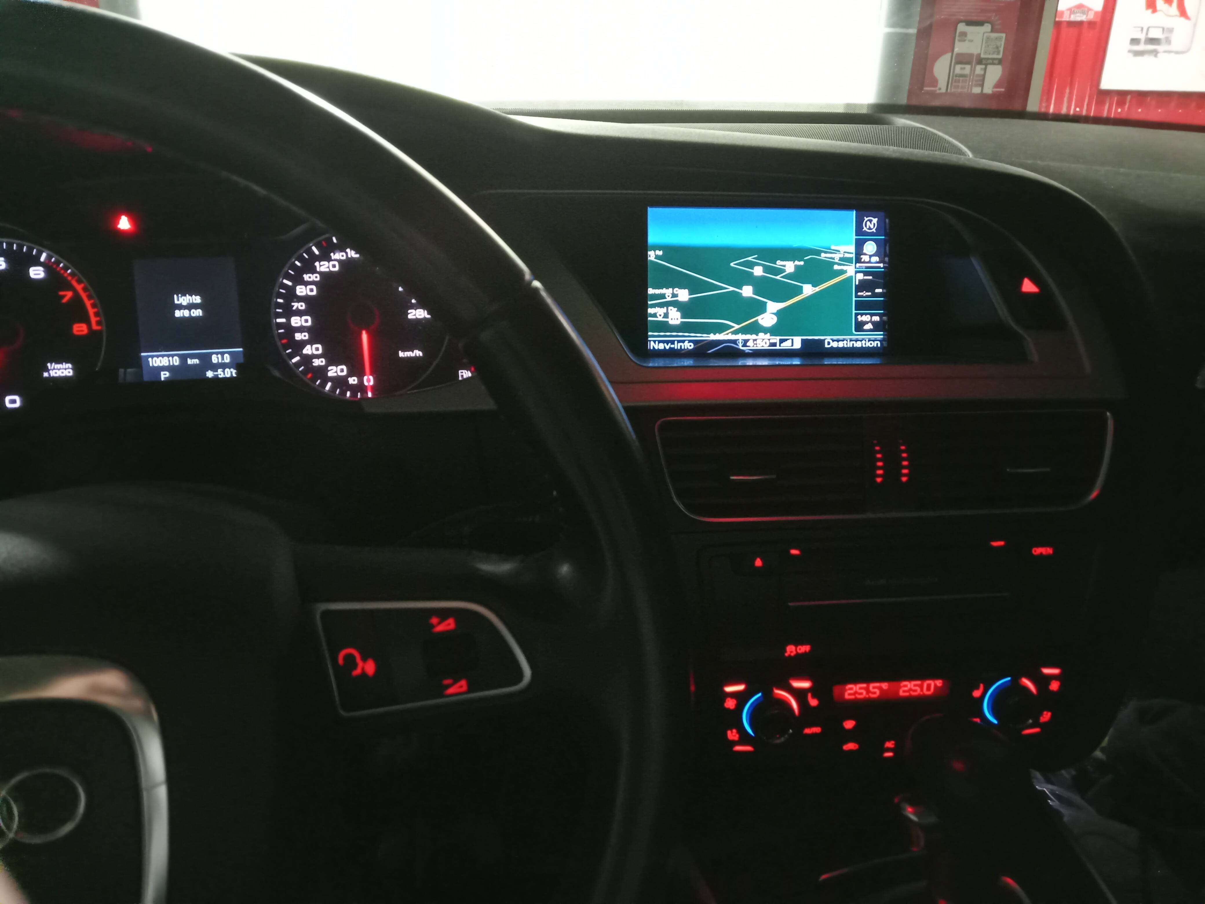 2012 Audi A4 Quattro Prestige model thumb 9