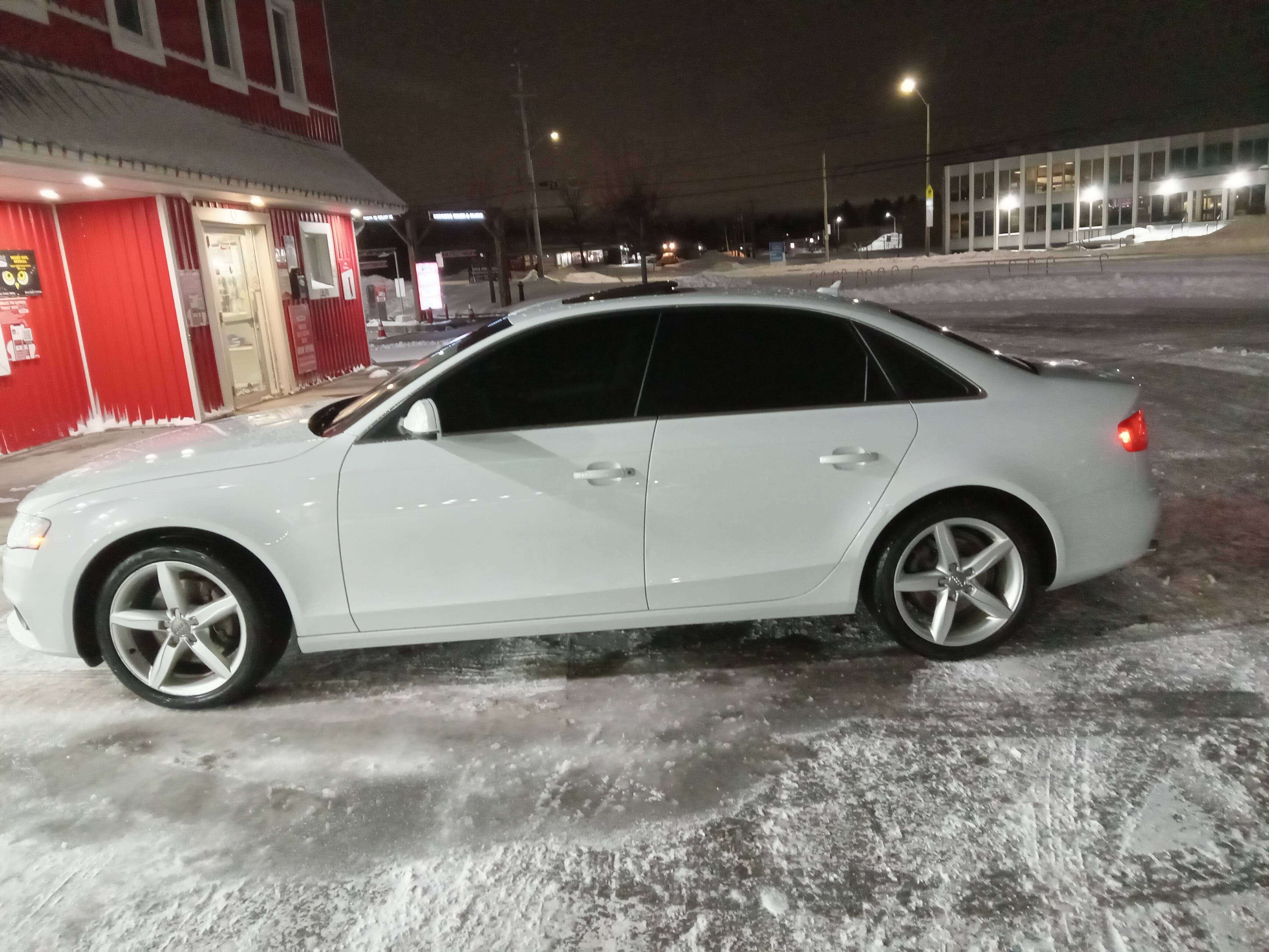 2012 Audi A4 Quattro Prestige model alt 3