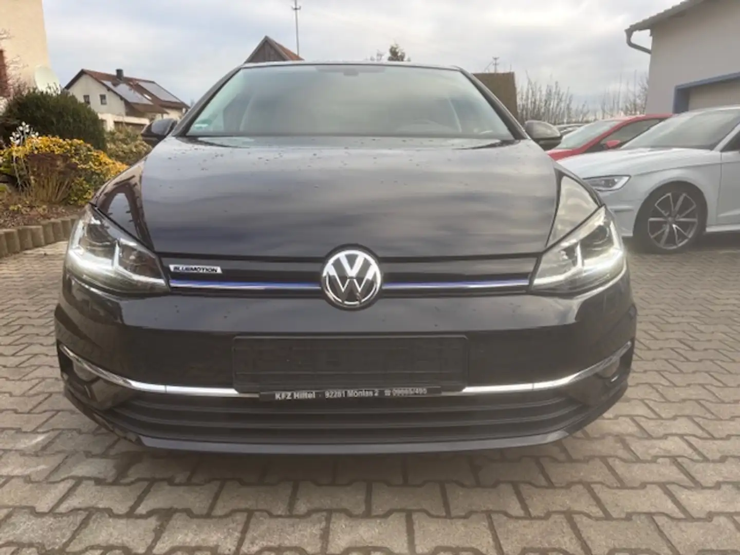 Volkswagen Golf Highline BlueMotion,LED,SHZ,PDC,ACC,8fach Noir - 1