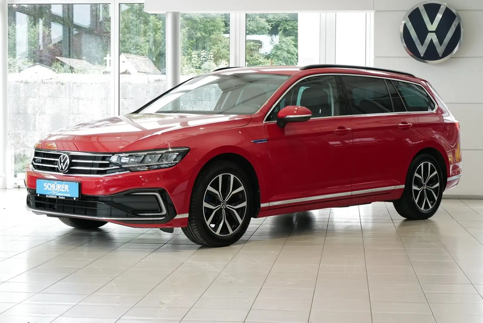 Volkswagen Passat Variant GTE Rood - 1