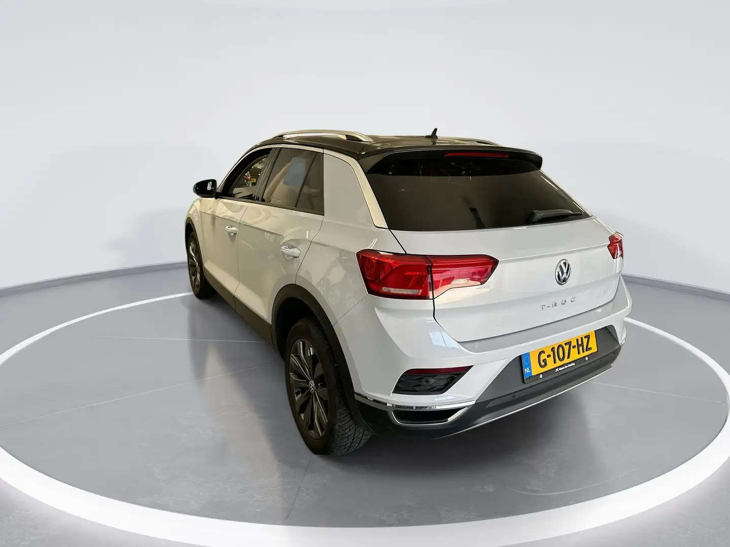 Volkswagen T-Roc 1.0 TSI 115pk Style · Apple/Android Car Play · Cam Wit - 2