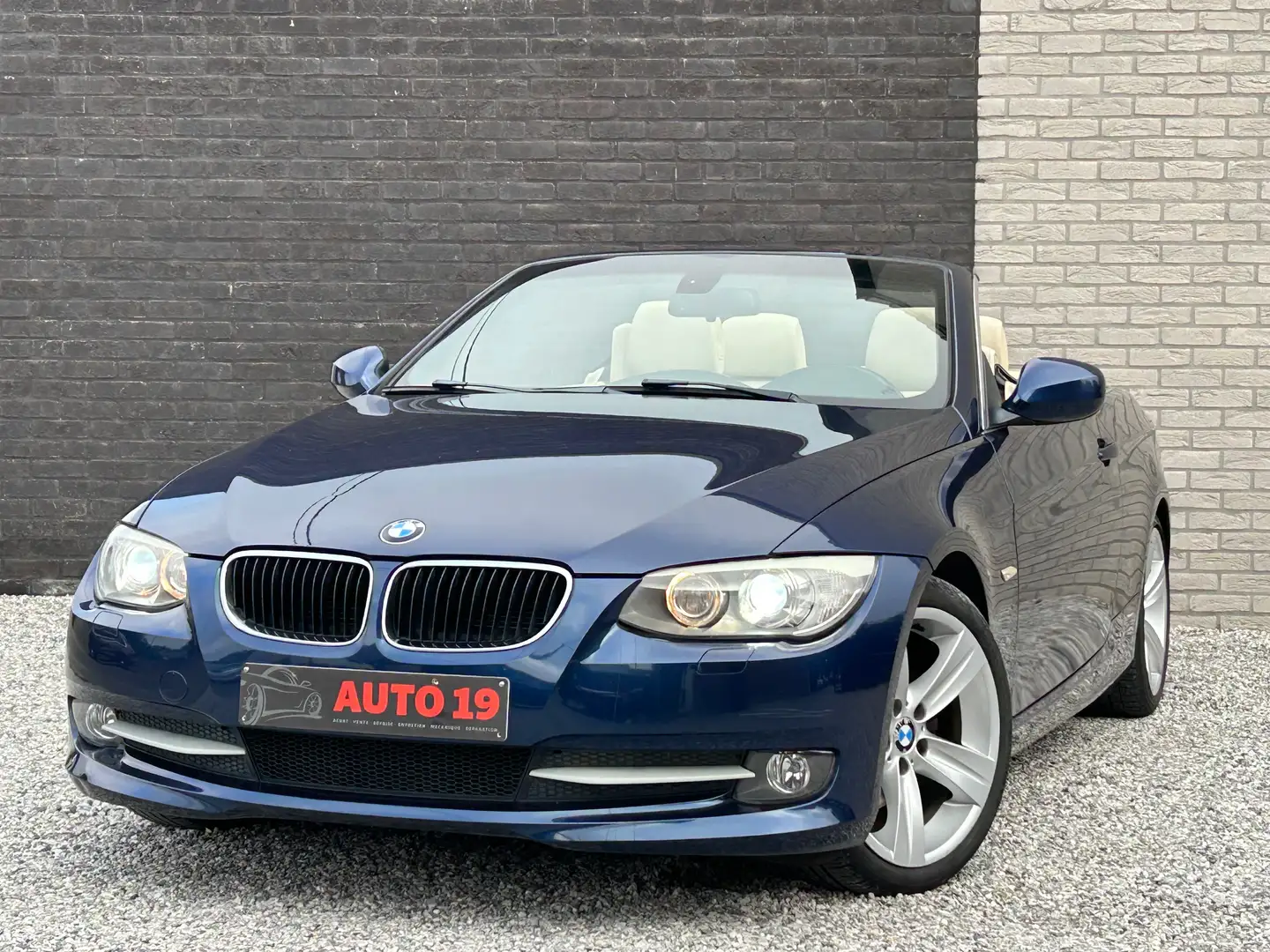 BMW 320 Cabriolet d Blue - 2