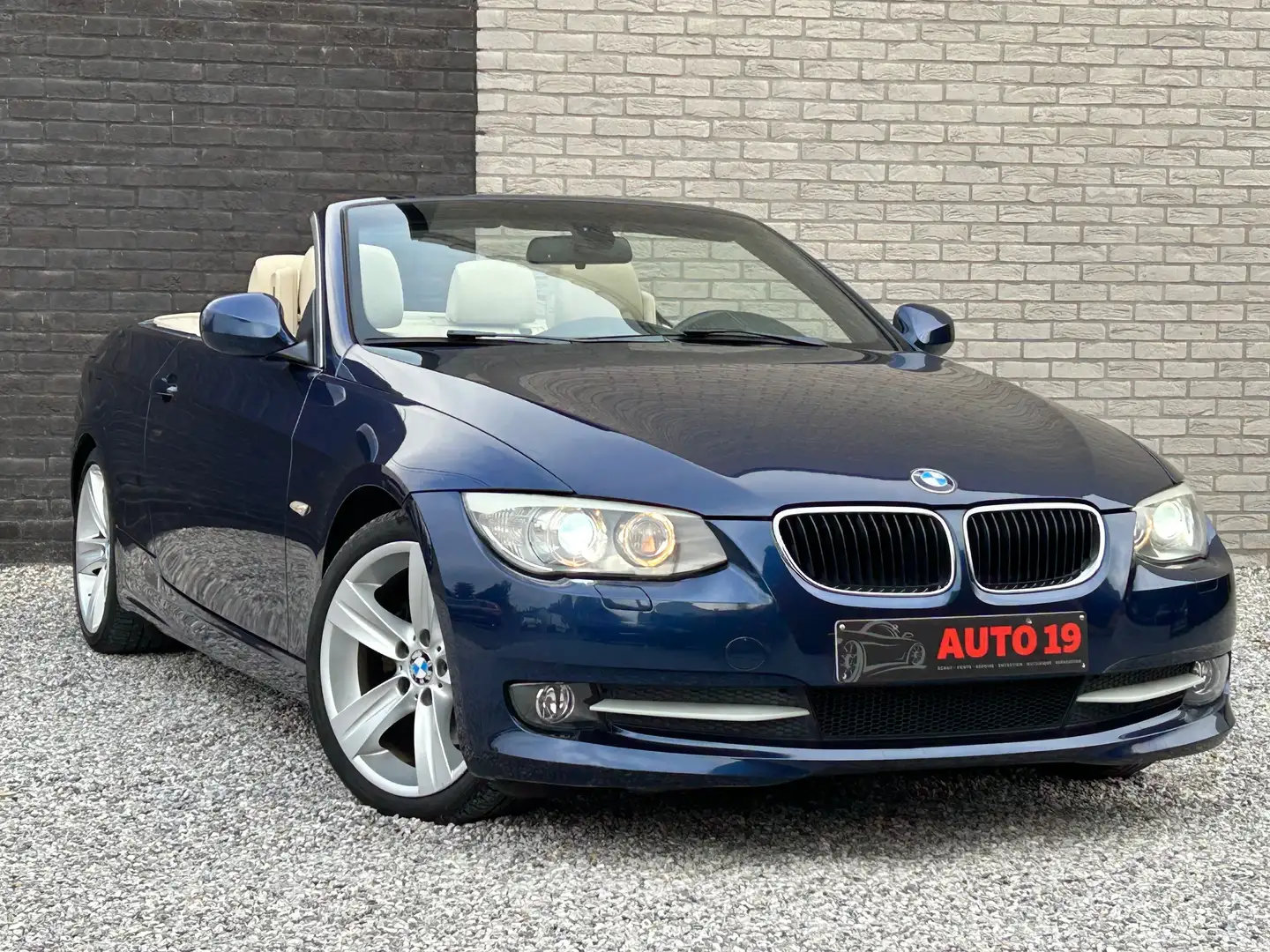 BMW 320 Cabriolet d Blue - 1