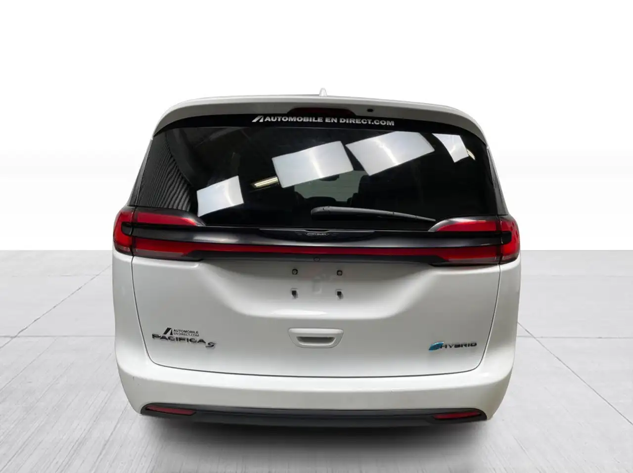 Chrysler Pacifica photo Chrysler Pacifica