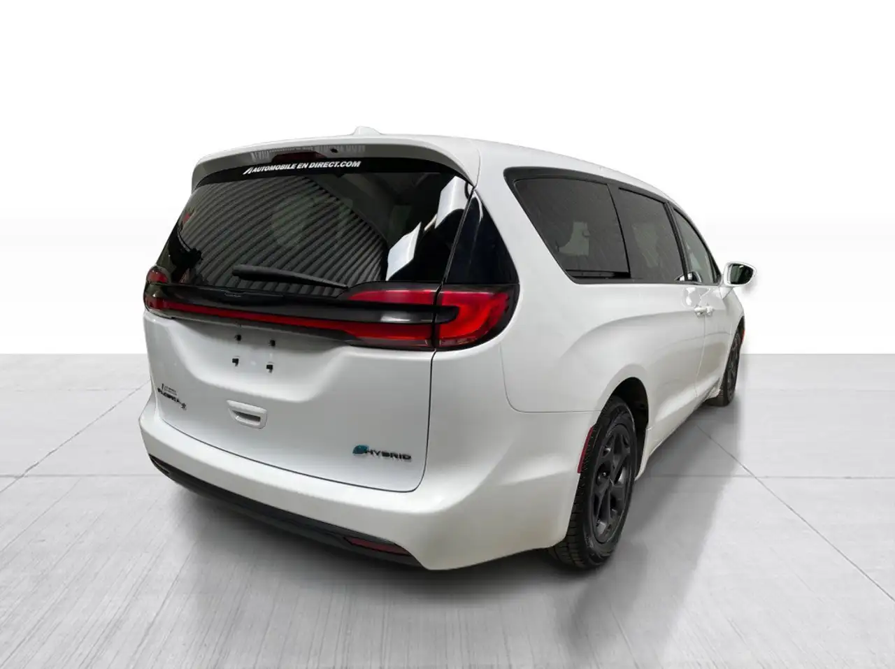 Chrysler Pacifica photo Chrysler Pacifica