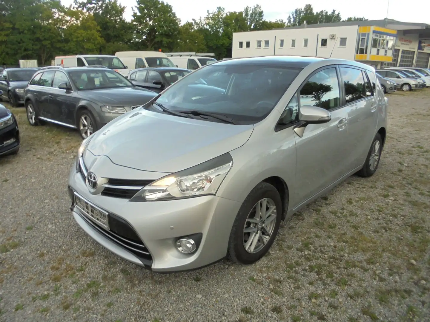 Toyota Verso SkyView Edition 1.6 Diesel ~ 7 Sitzer ~ Argent - 1