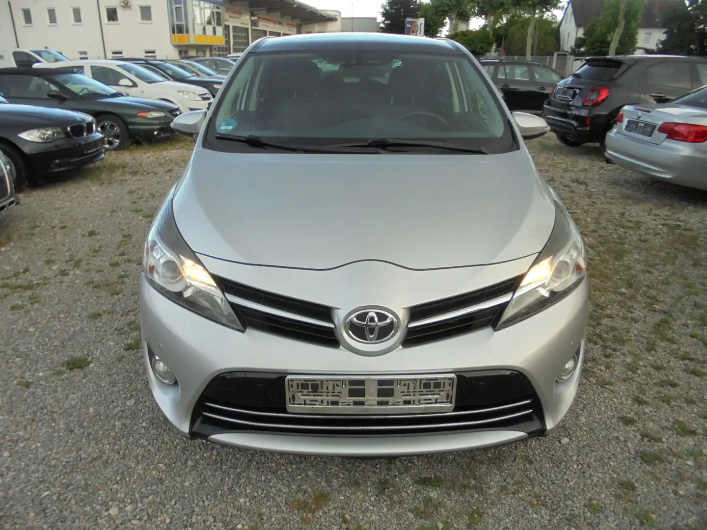 Toyota Verso SkyView Edition 1.6 Diesel ~ 7 Sitzer ~ Argent - 2