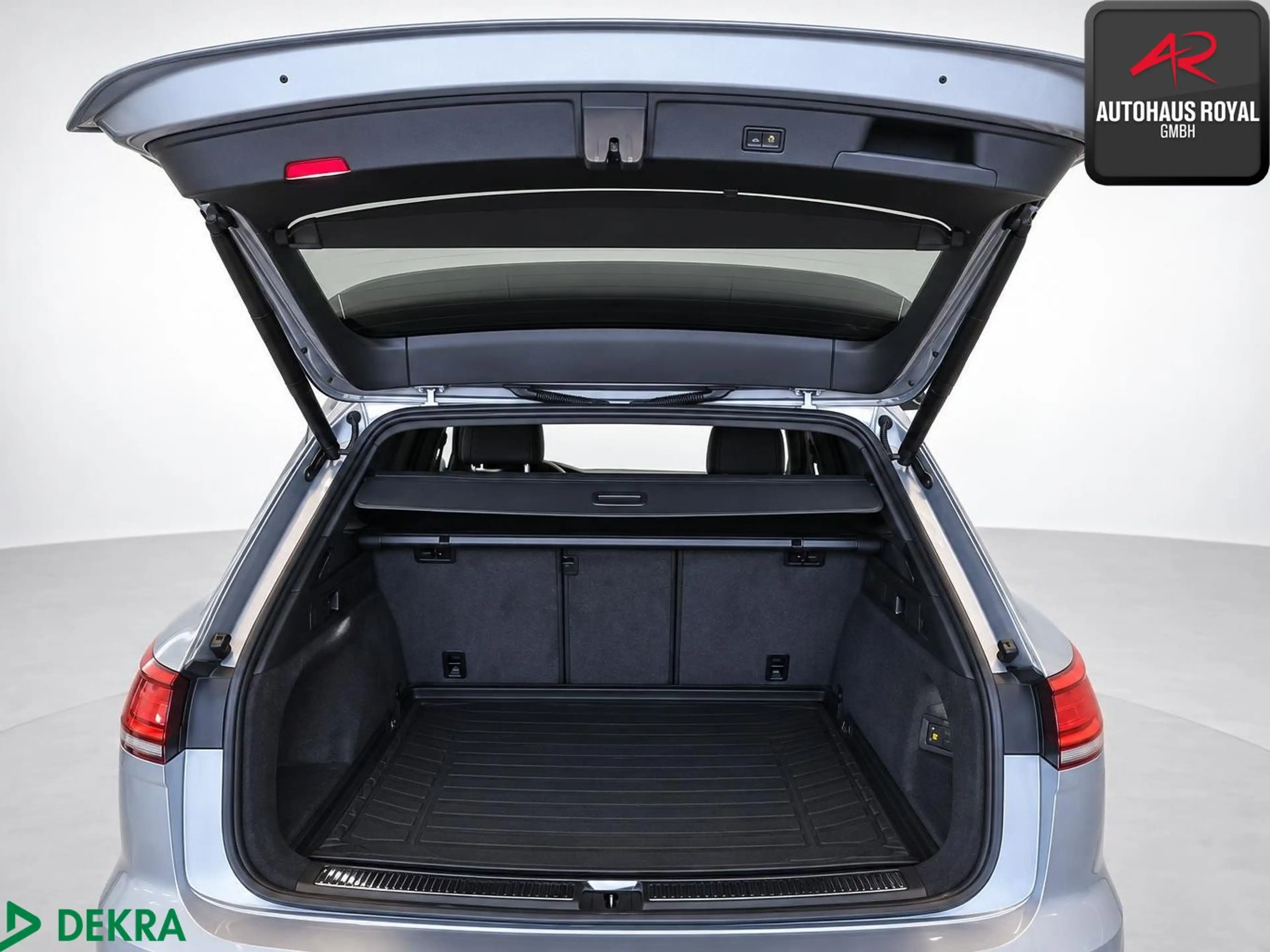 Volkswagen Touareg 3.0 TDI 4M STANDHZ,KEYLESS,SITZKLIMA,AHK — photo 8