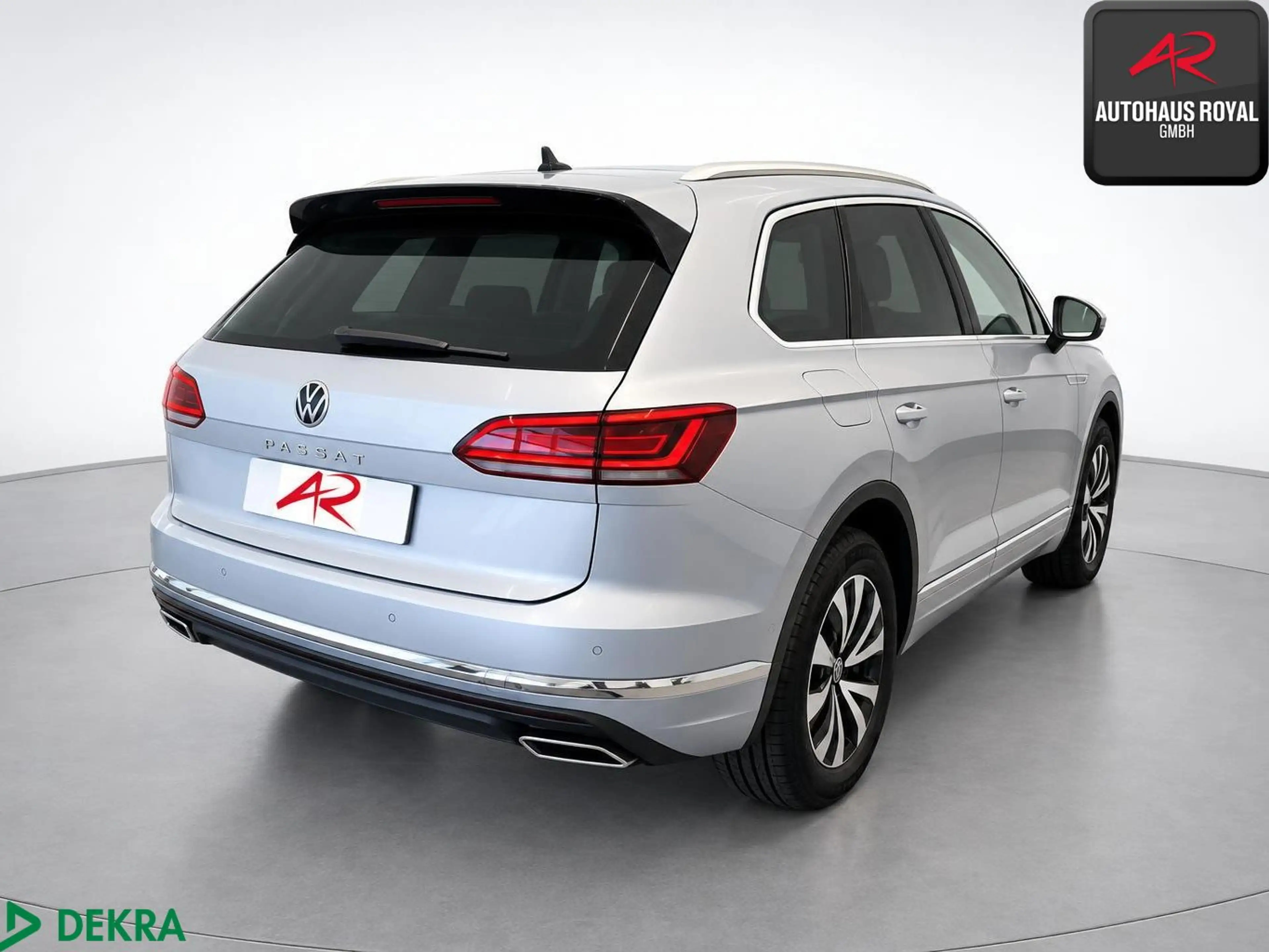 Volkswagen Touareg 3.0 TDI 4M STANDHZ,KEYLESS,SITZKLIMA,AHK — photo 3